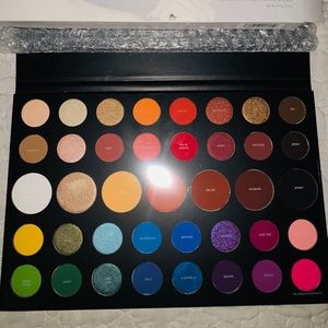 Morphe James Charles Artistry Palette